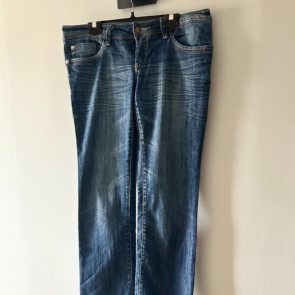 Bench High Rise Book Cut  Vintage Wash Jeans Size 32 - Picture 3 of 6